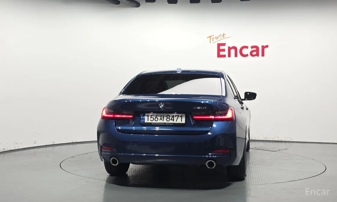 Photo 4 - BMW 3 Series