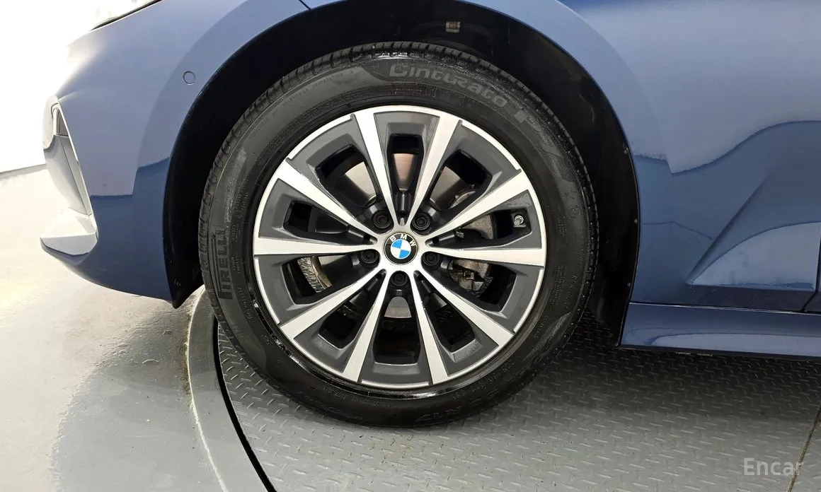 Photo 5 - BMW 3 Series