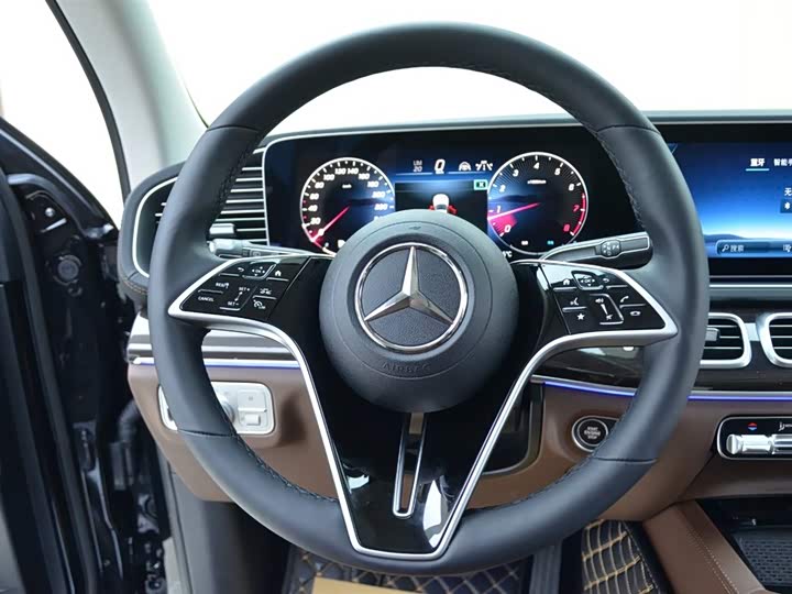 Фото 10 - Mercedes-Benz GLE-Class