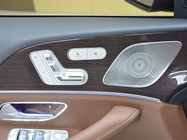 Фото 13 - Mercedes-Benz GLE-Class