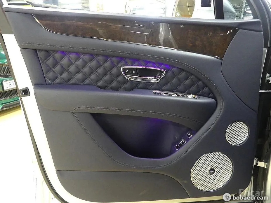 Фото 15 - Bentley Bentayga