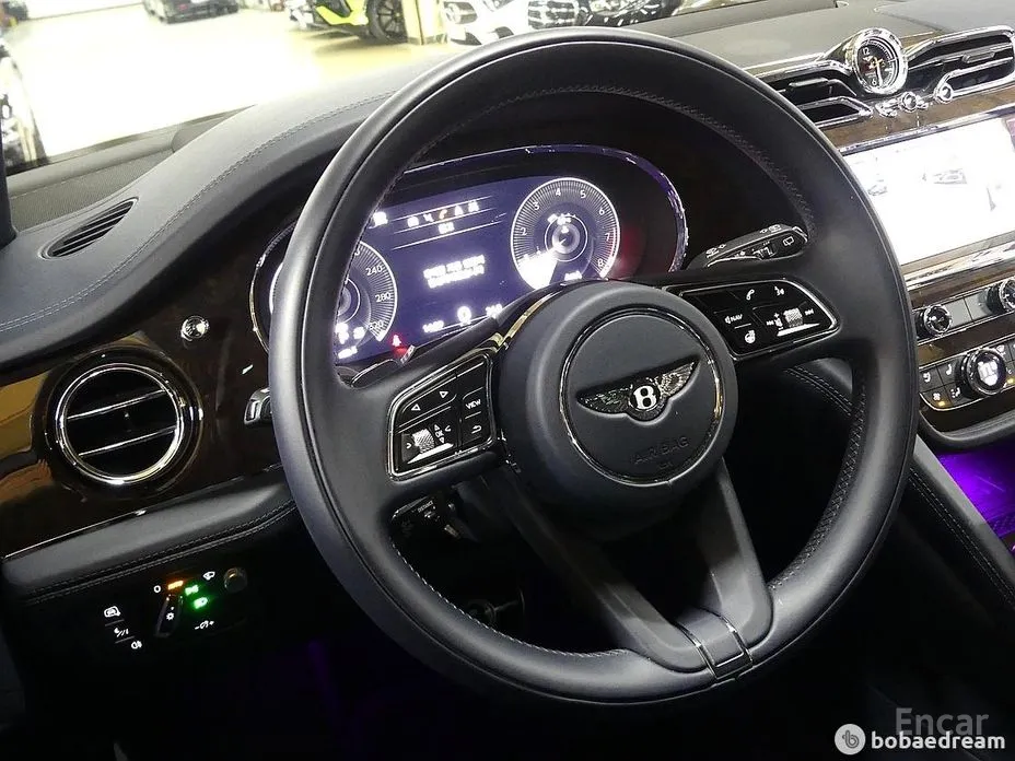 Фото 16 - Bentley Bentayga