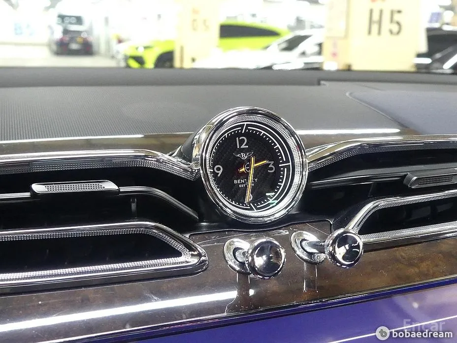 Фото 18 - Bentley Bentayga