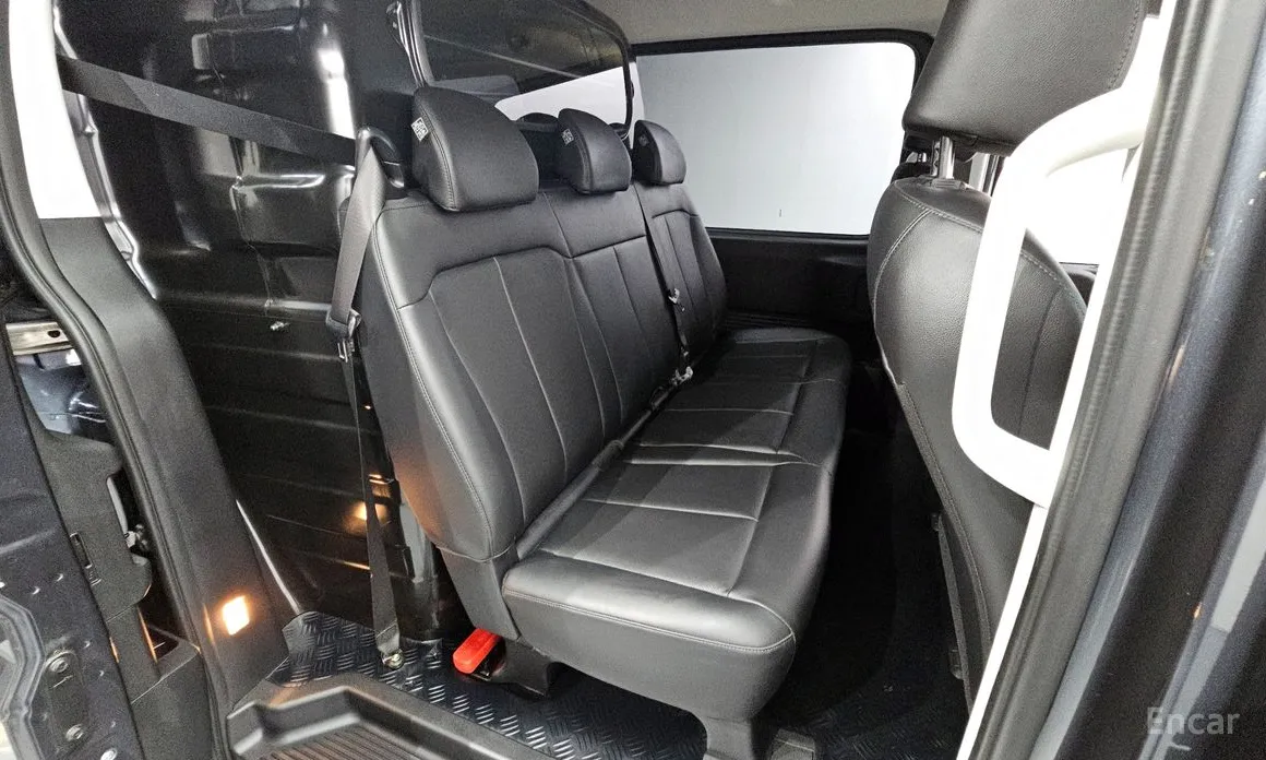 Фото 12 - Hyundai Staria