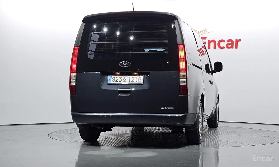 Фото 4 - Hyundai Staria