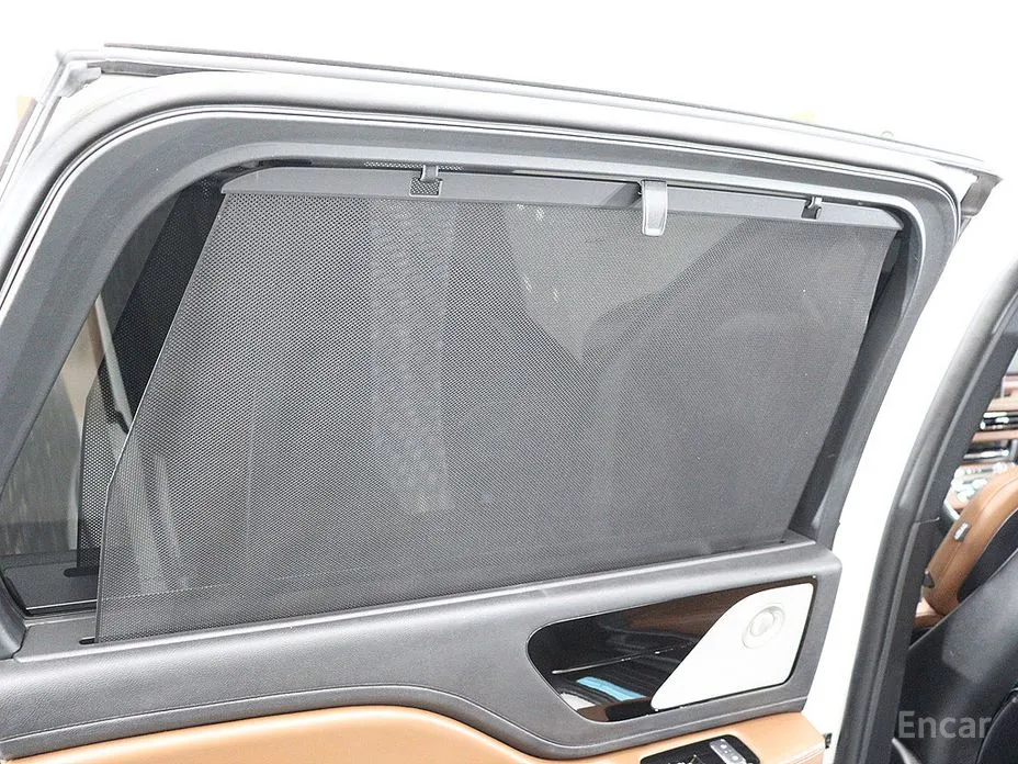 Фото 16 - Lincoln Aviator