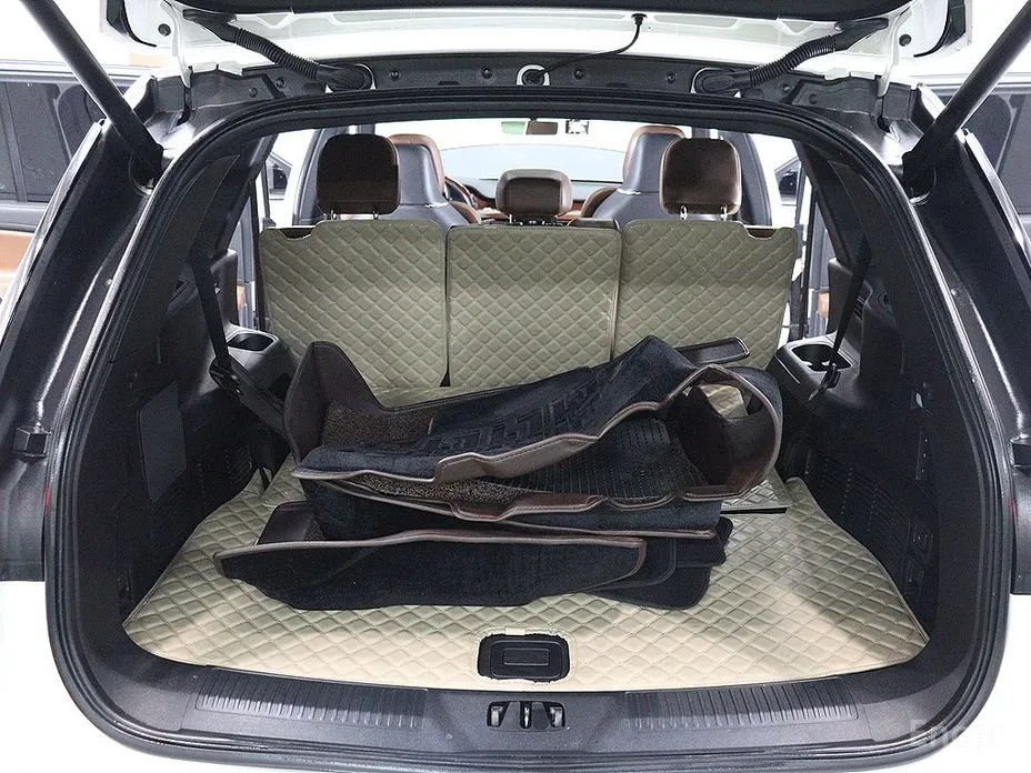 Фото 5 - Lincoln Aviator