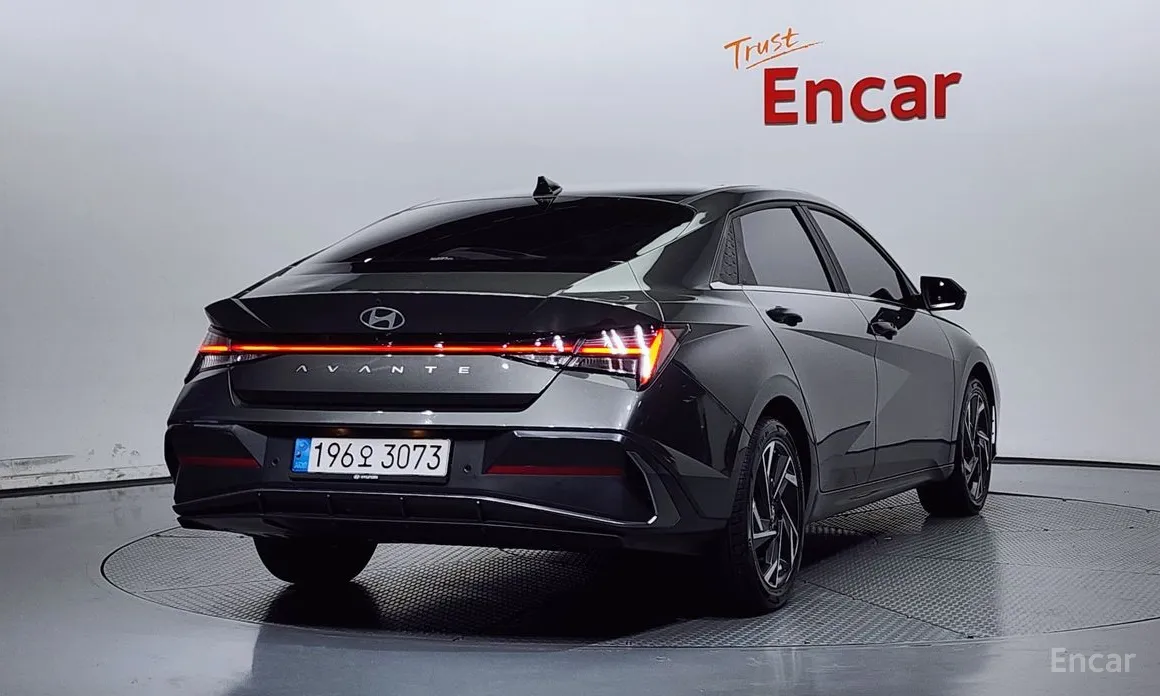 Фото 2 - Hyundai Avante