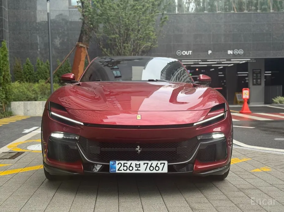 Фото 1 - Ferrari Purosangue