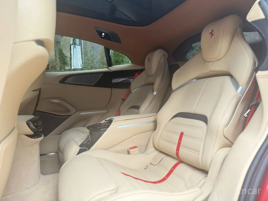 Фото 14 - Ferrari Purosangue