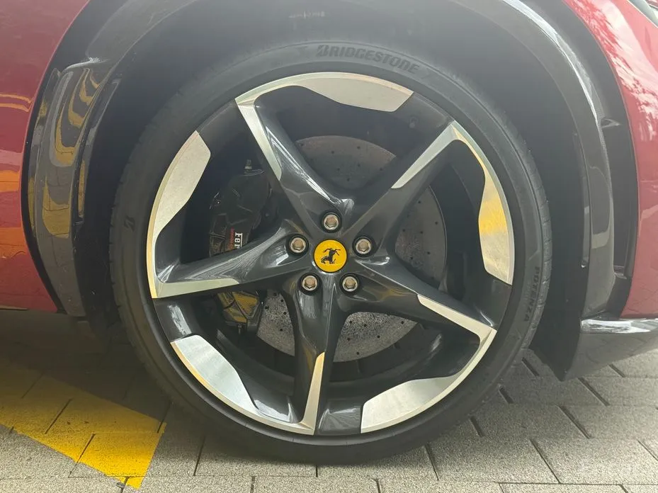 Фото 5 - Ferrari Purosangue