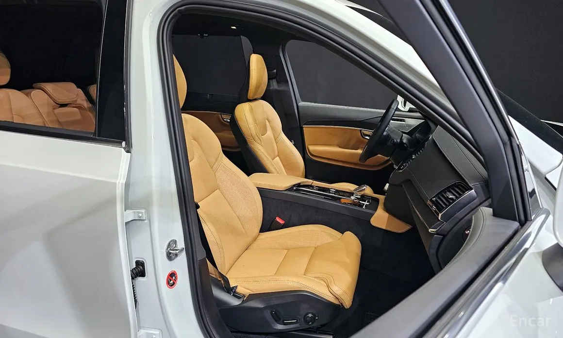 Фото 12 - Volvo XC90