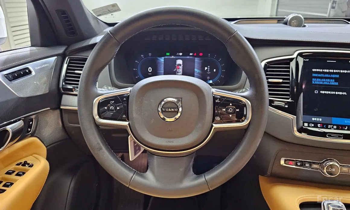 Фото 13 - Volvo XC90