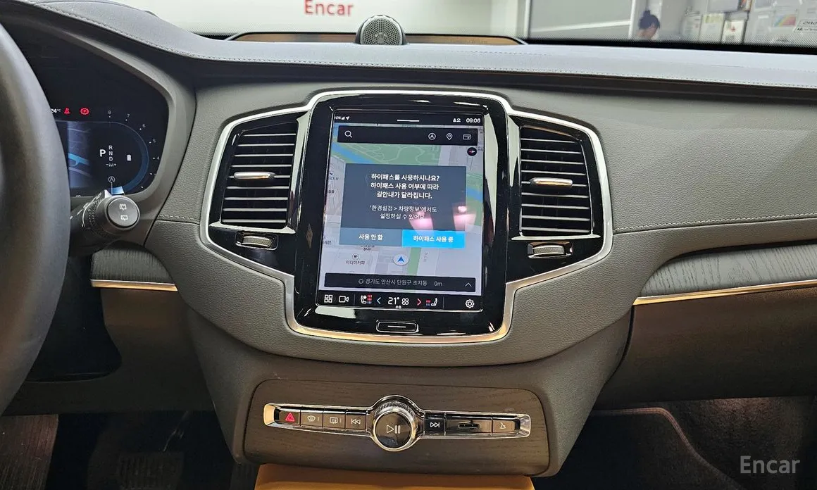 Фото 16 - Volvo XC90