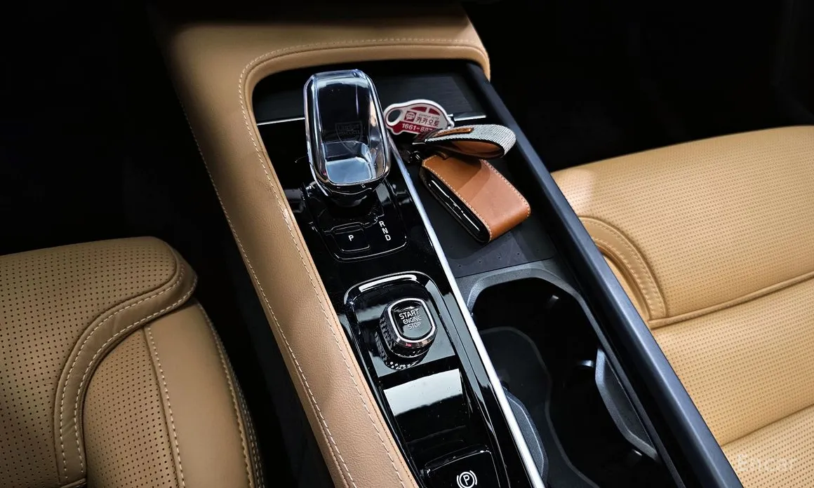 Фото 9 - Volvo XC90