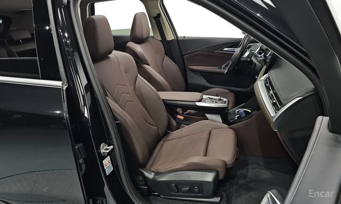 Фото 10 - BMW iX1