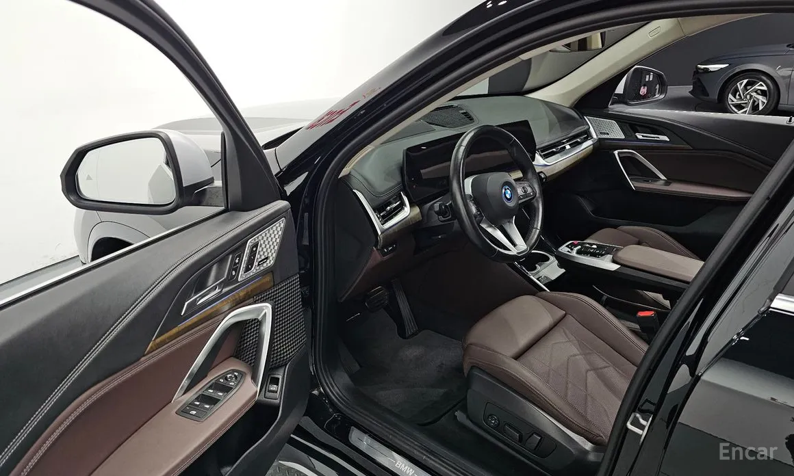 Фото 11 - BMW iX1