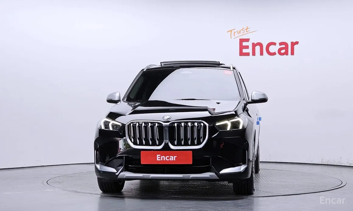 Фото 3 - BMW iX1