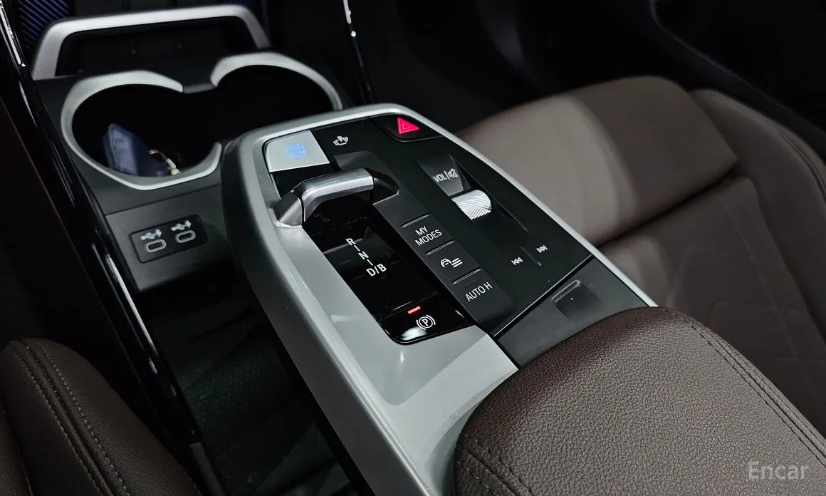 Фото 9 - BMW iX1