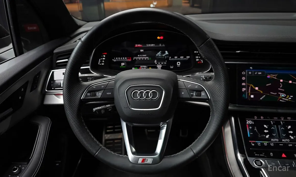 Фото 13 - Audi Q7