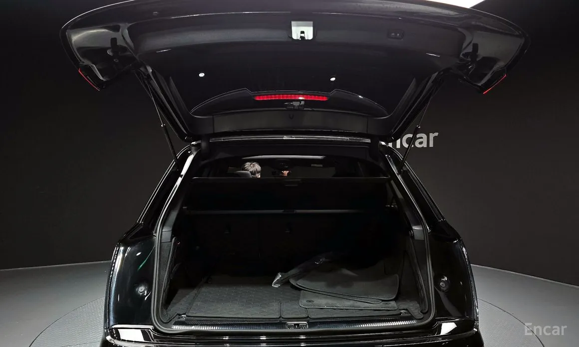 Фото 20 - Audi Q7