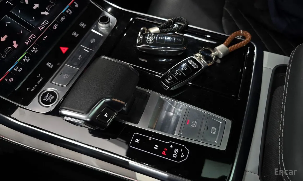 Фото 9 - Audi Q7