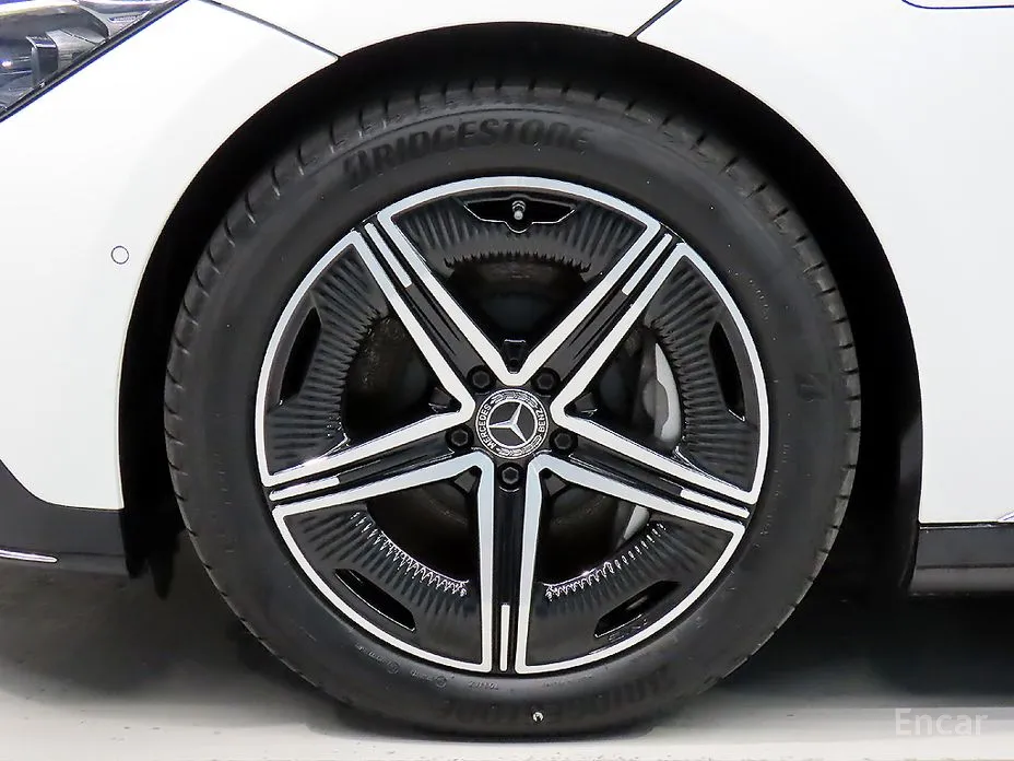 Фото 20 - Mercedes-Benz EQE