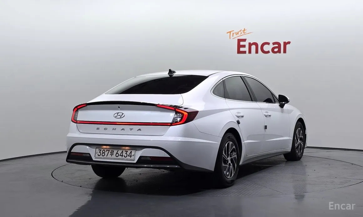 Фото 2 - Hyundai Sonata