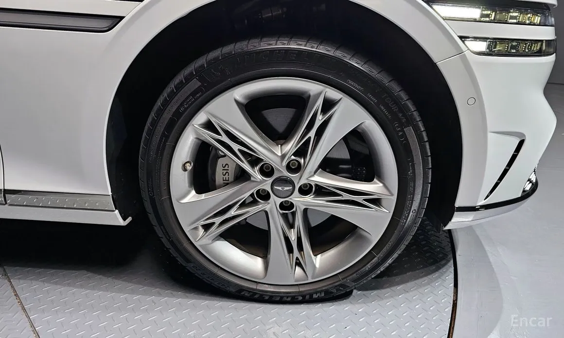 Фото 5 - Genesis G90