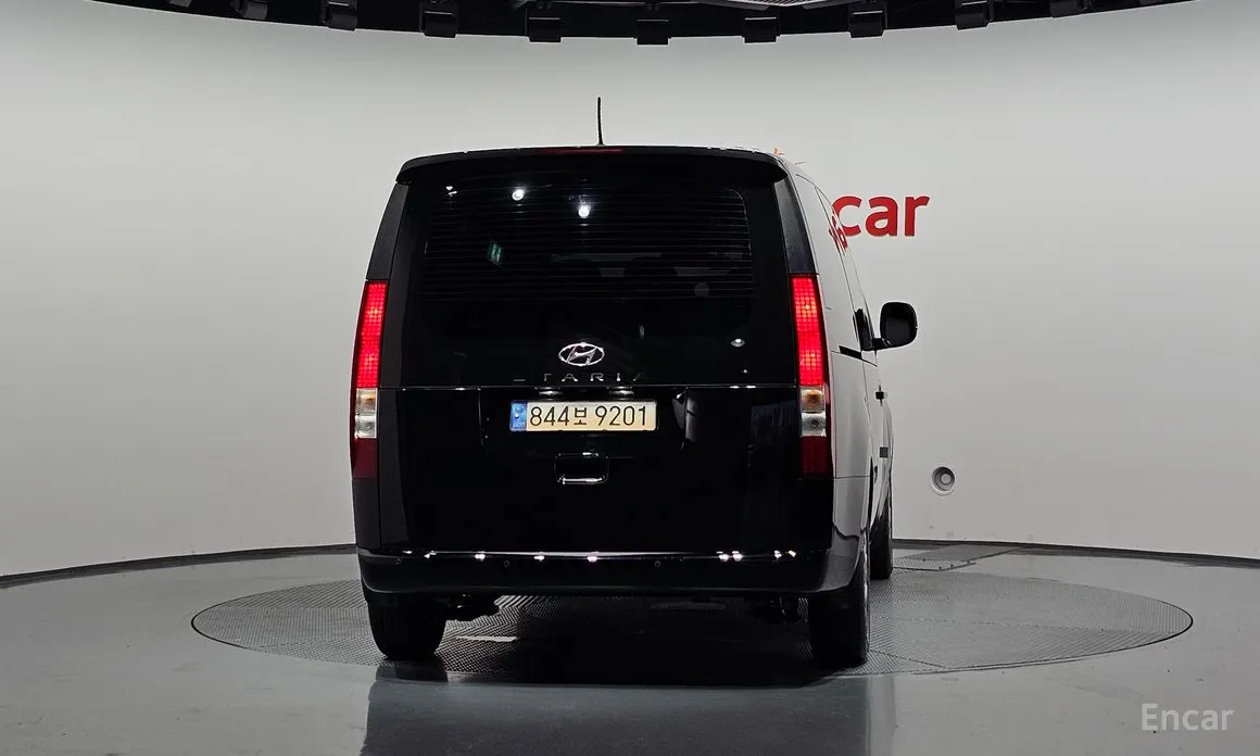 Фото 4 - Hyundai Staria