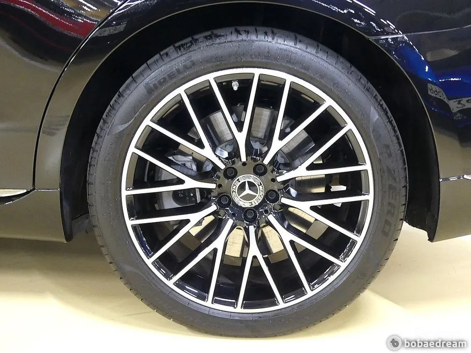 Фото 8 - Mercedes-Benz S-Class