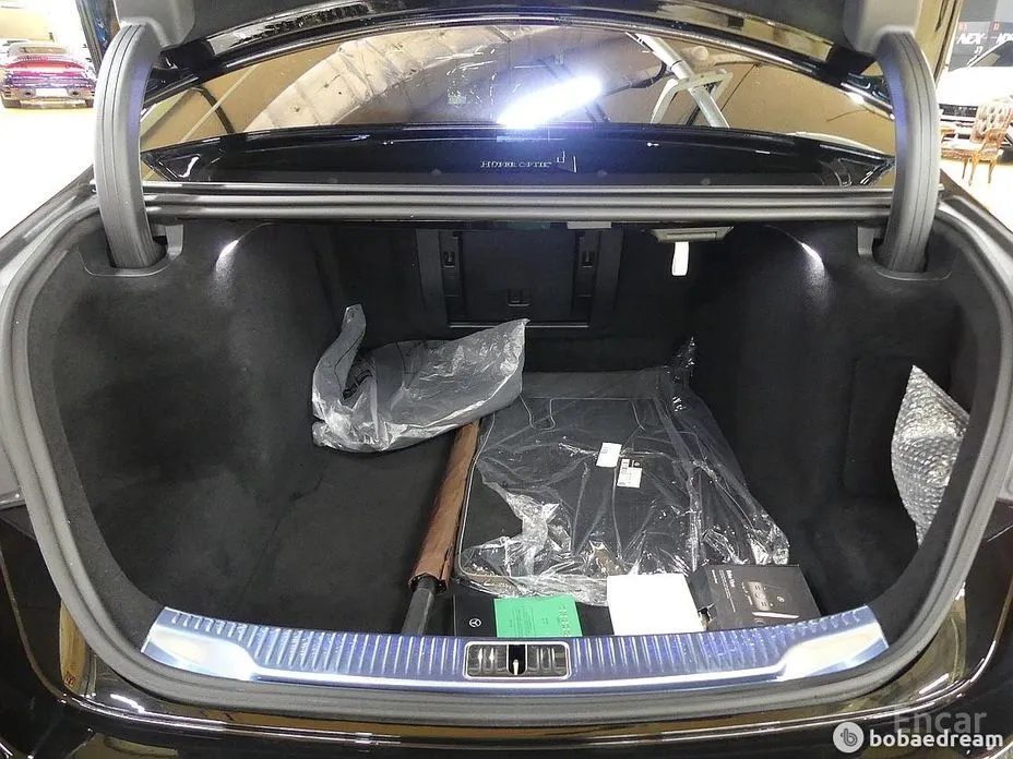 Фото 9 - Mercedes-Benz S-Class