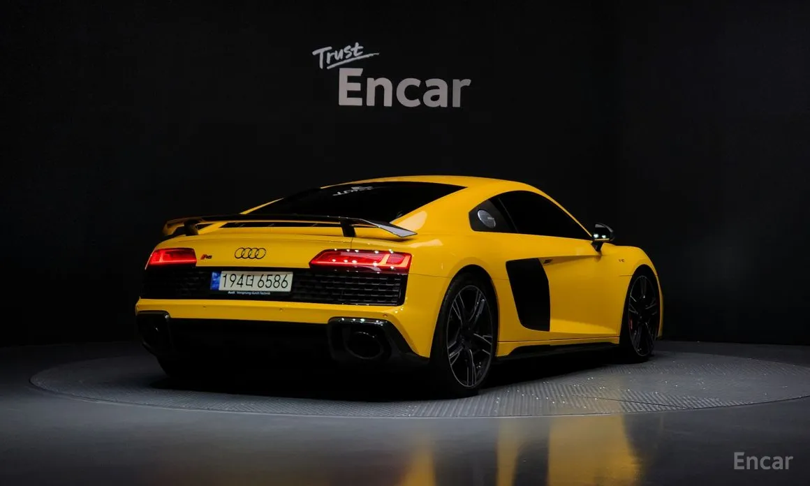 Фото 2 - Audi R8