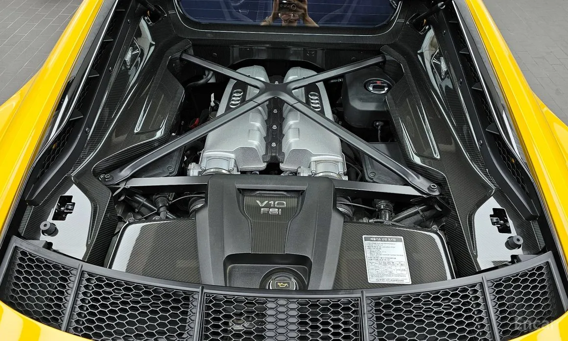 Фото 20 - Audi R8