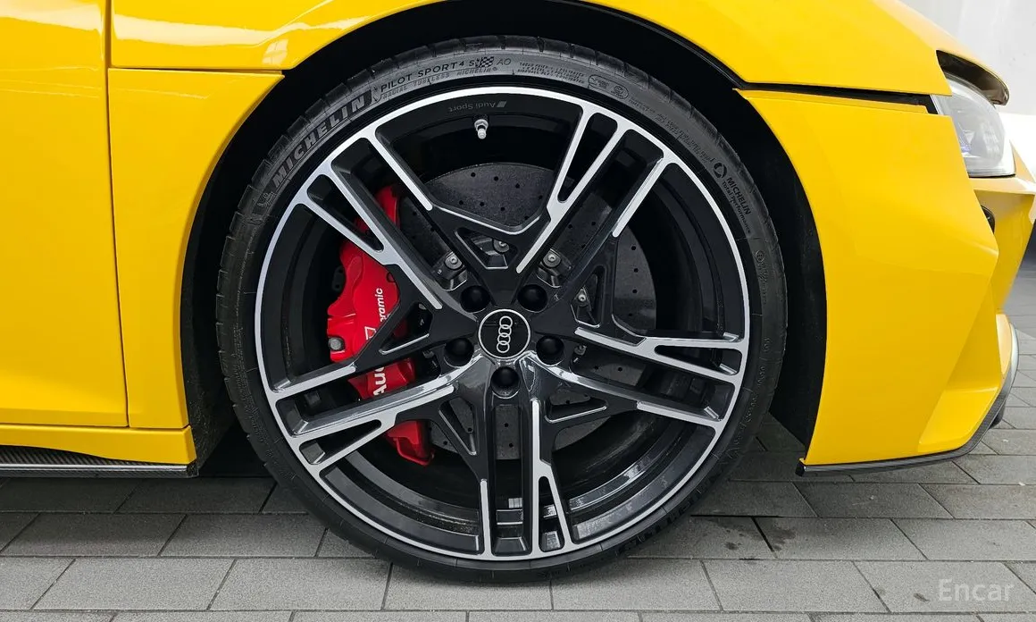 Фото 5 - Audi R8