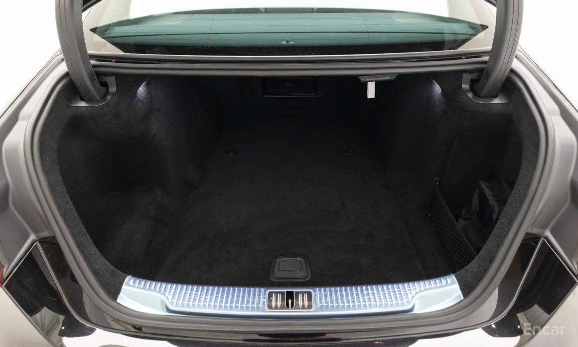 Фото 10 - Mercedes-Benz S-Class