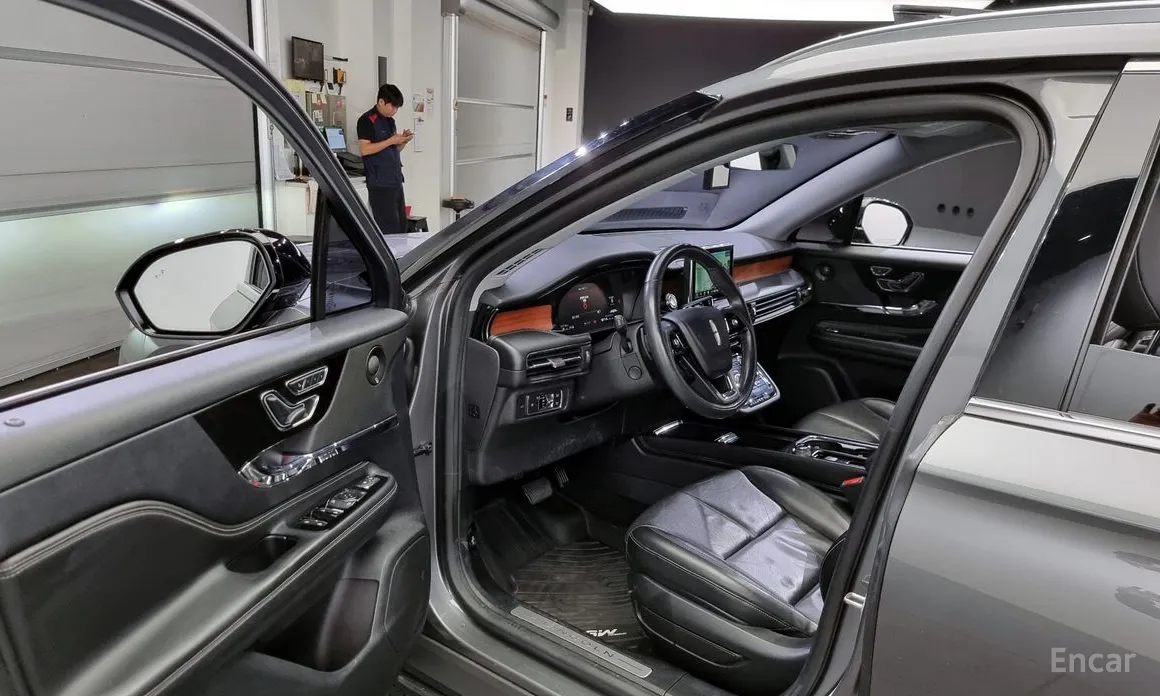 Фото 10 - Lincoln Corsair