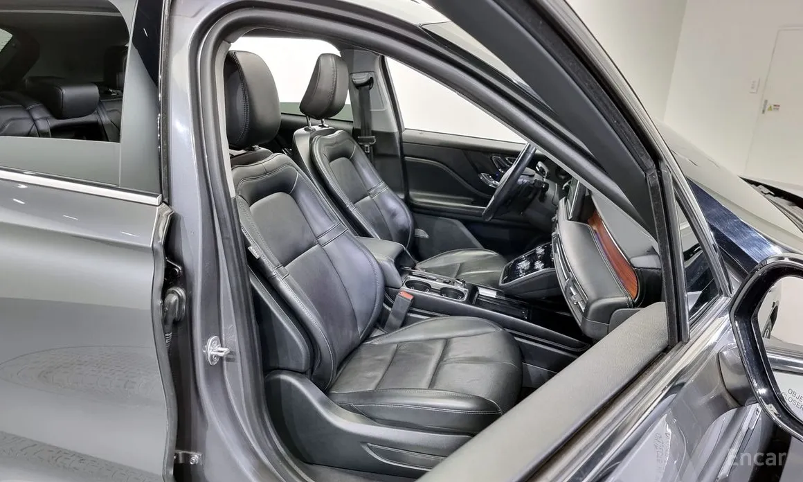 Фото 12 - Lincoln Corsair