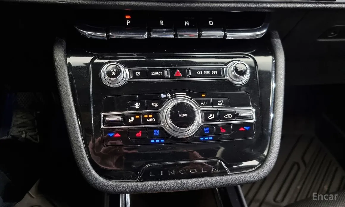 Фото 16 - Lincoln Corsair