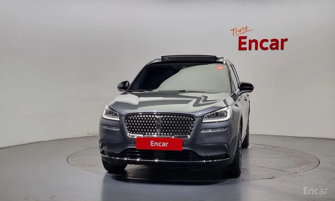 Фото 3 - Lincoln Corsair