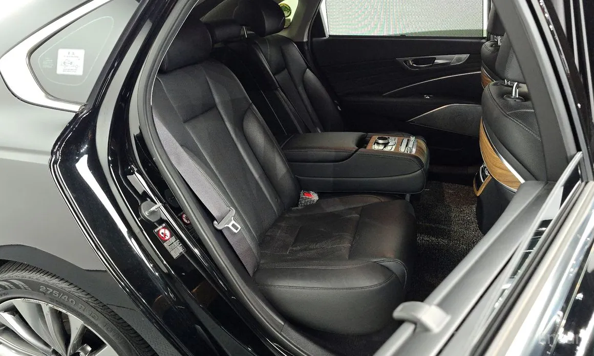 Фото 12 - Kia K9