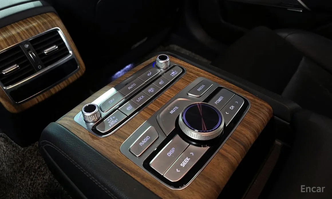 Фото 18 - Kia K9