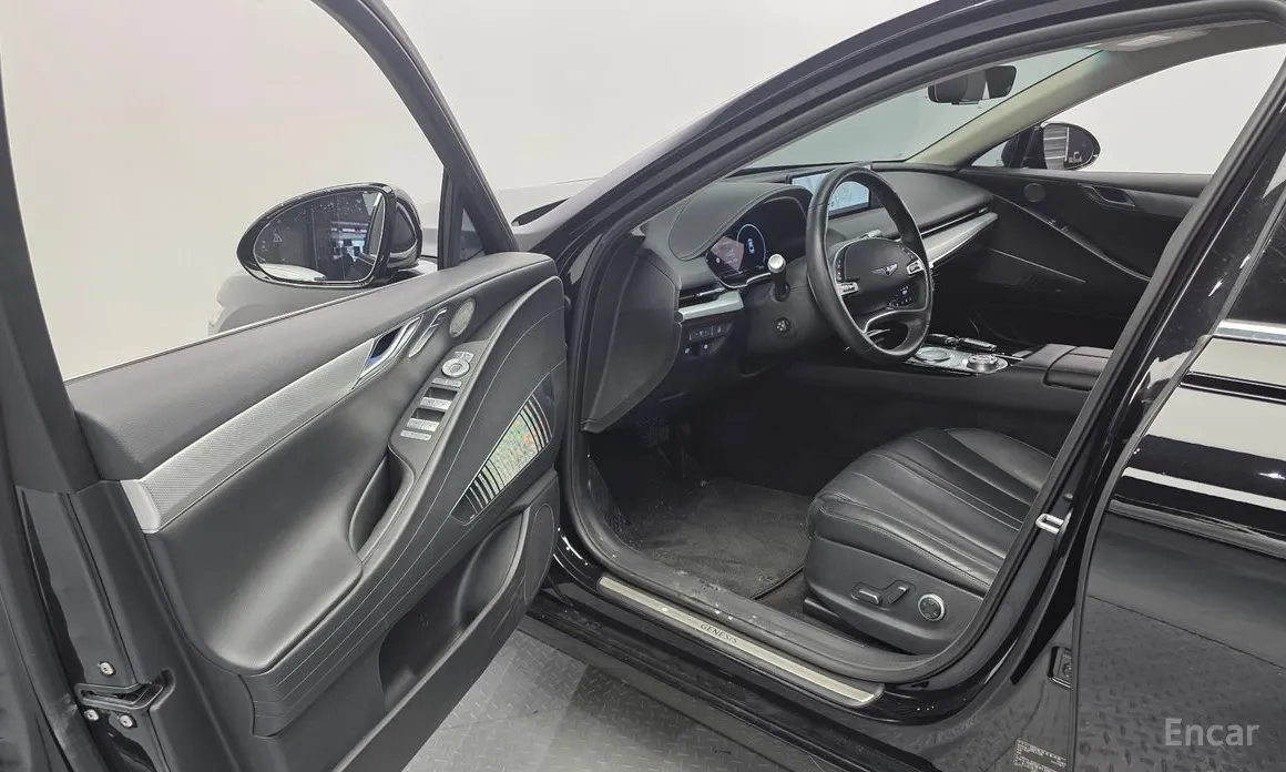 Фото 15 - Genesis G80