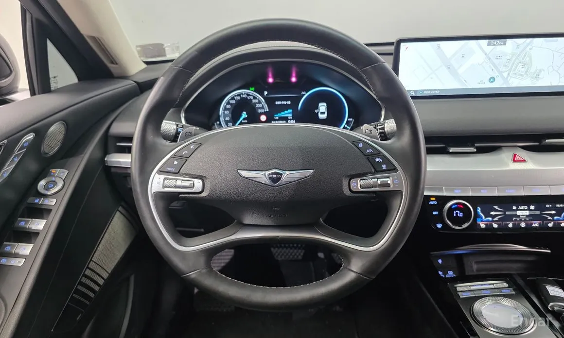 Фото 17 - Genesis G80