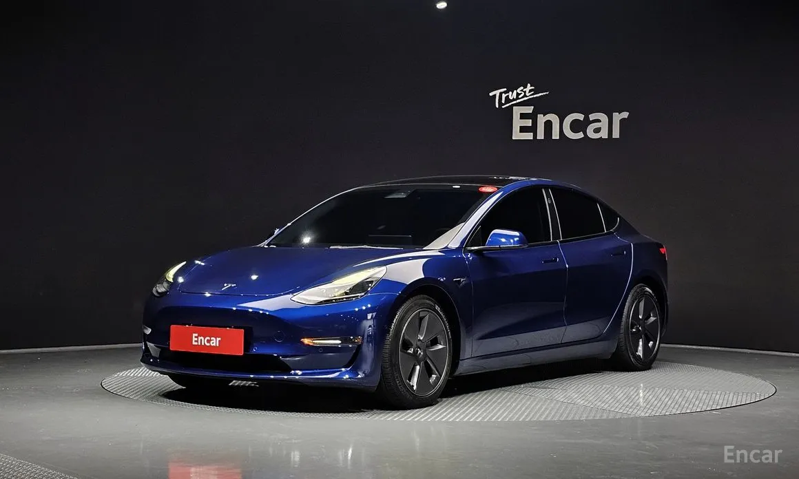 Фото 1 - Tesla Model 3