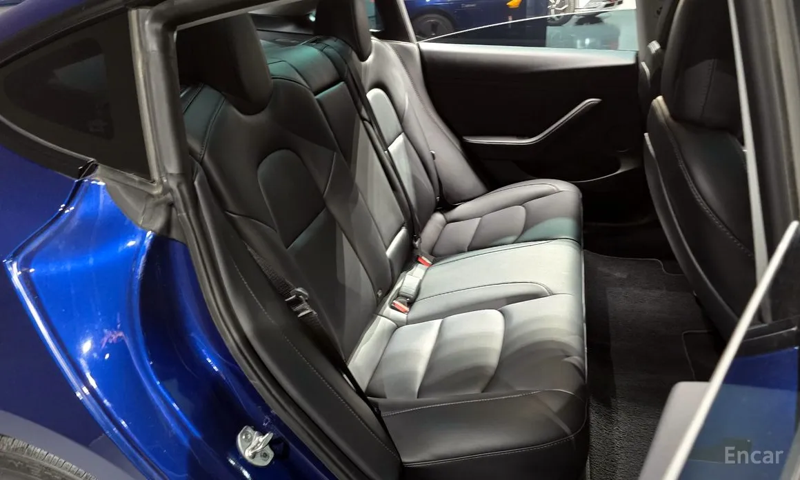 Фото 12 - Tesla Model 3