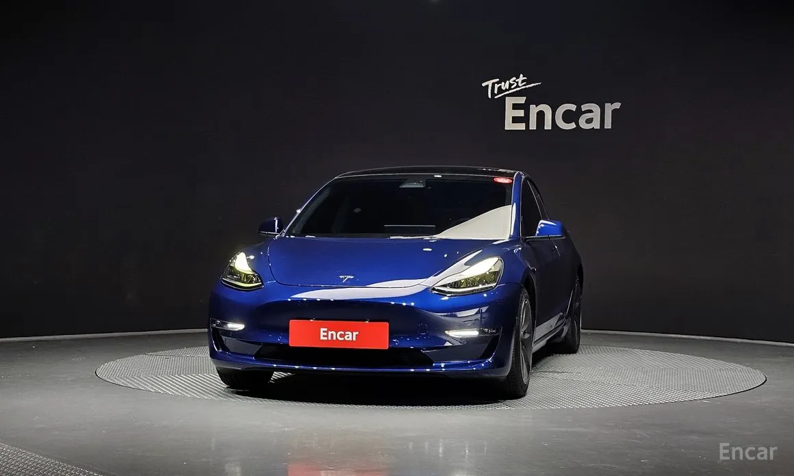 Фото 3 - Tesla Model 3