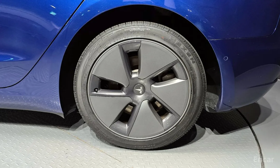 Фото 5 - Tesla Model 3