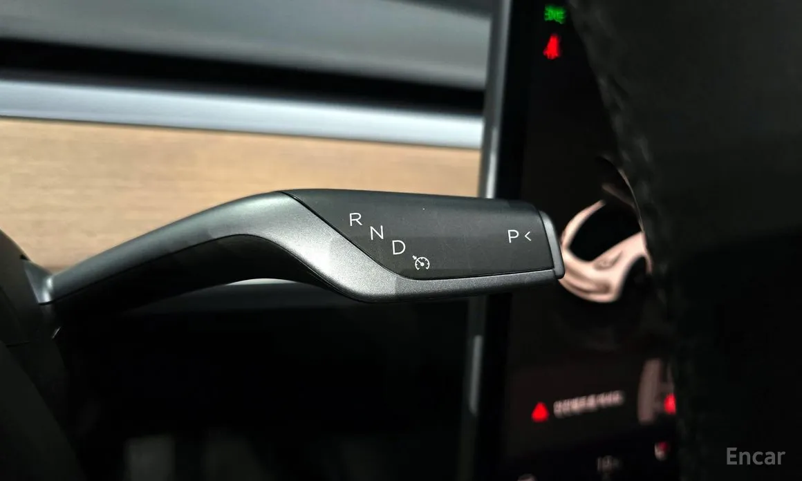 Фото 9 - Tesla Model 3