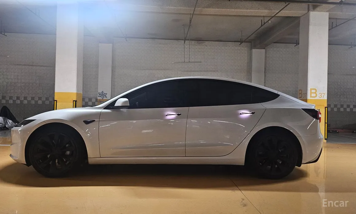 Фото 2 - Tesla Model 3